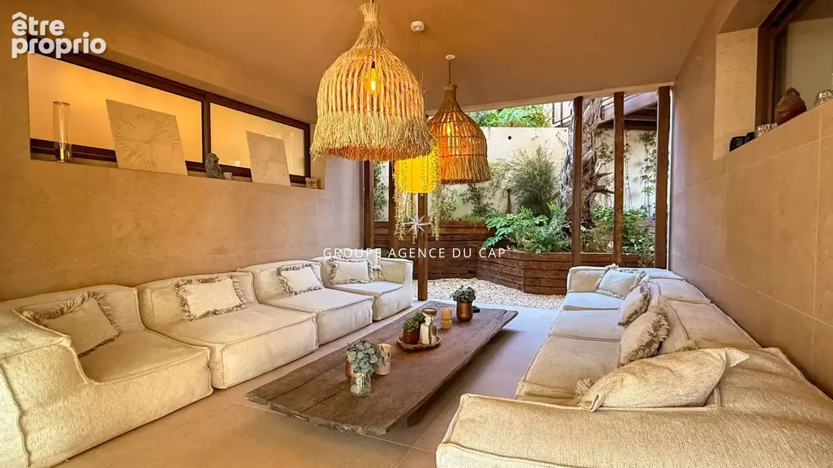 Les issambres villa vue mer panoramique 7 pieces avec piscine cuisine d ete garage 4 voitures - photo 10