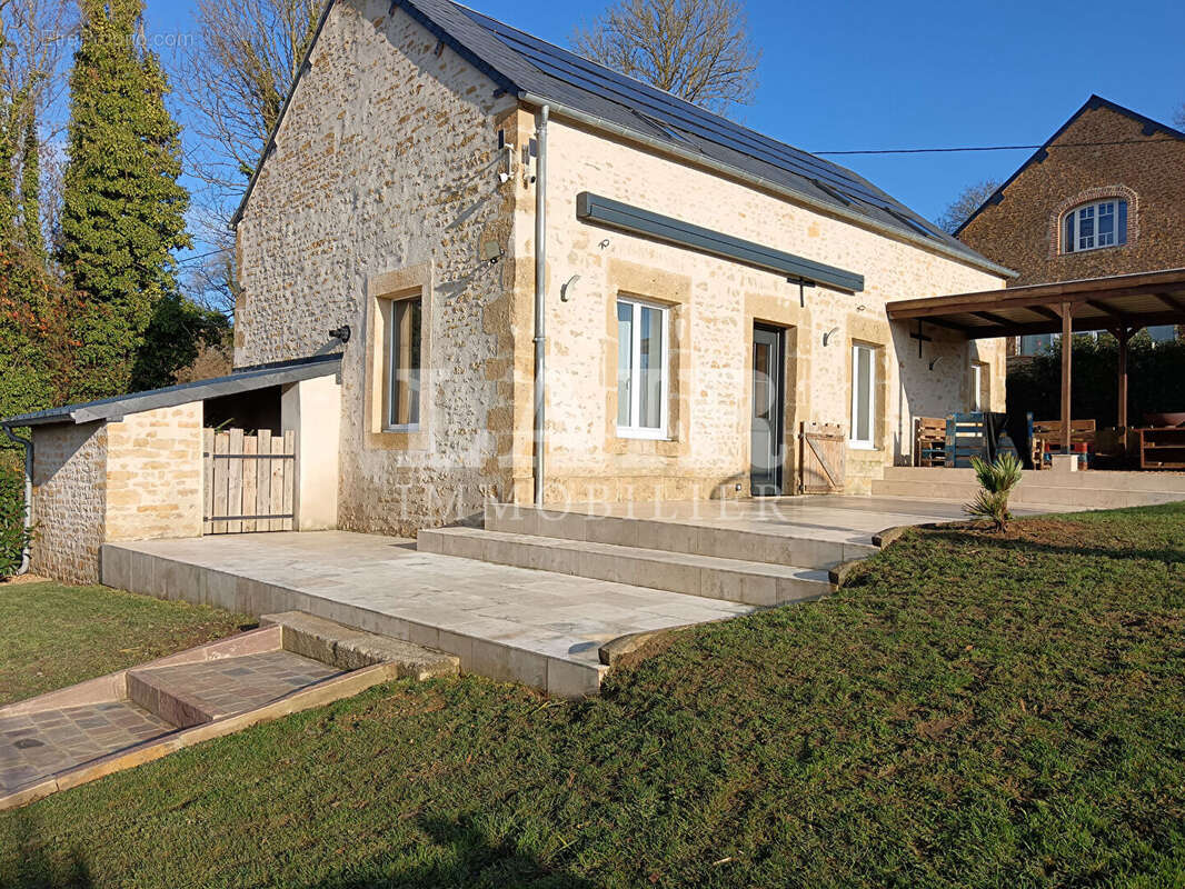 Maison à LE MELE-SUR-SARTHE