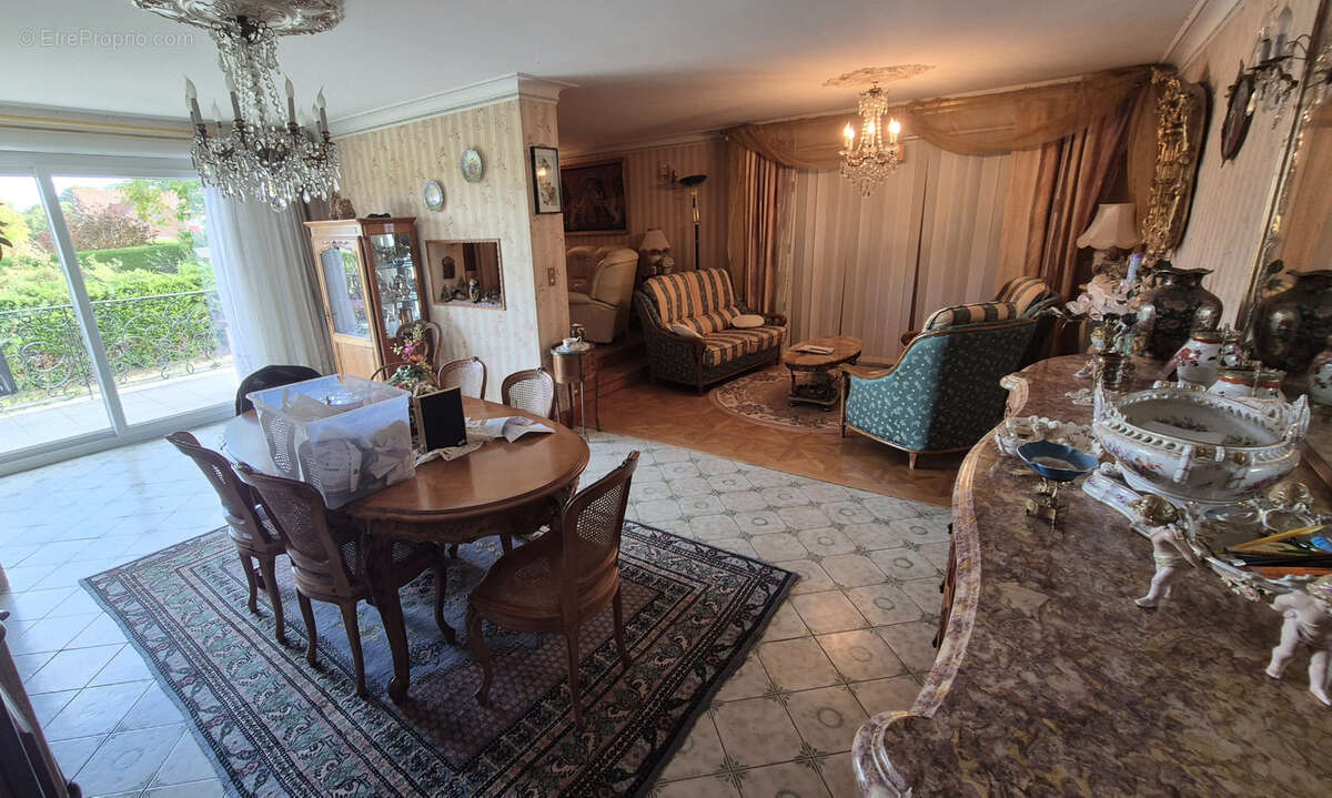 Maison à NEUVILLE-LES-LOEUILLY