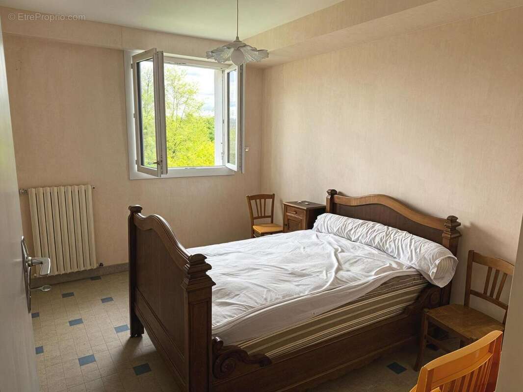   - Maison à LABEGUDE