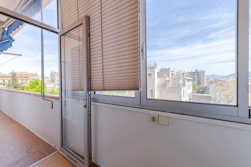 Appartement à MARSEILLE-8E
