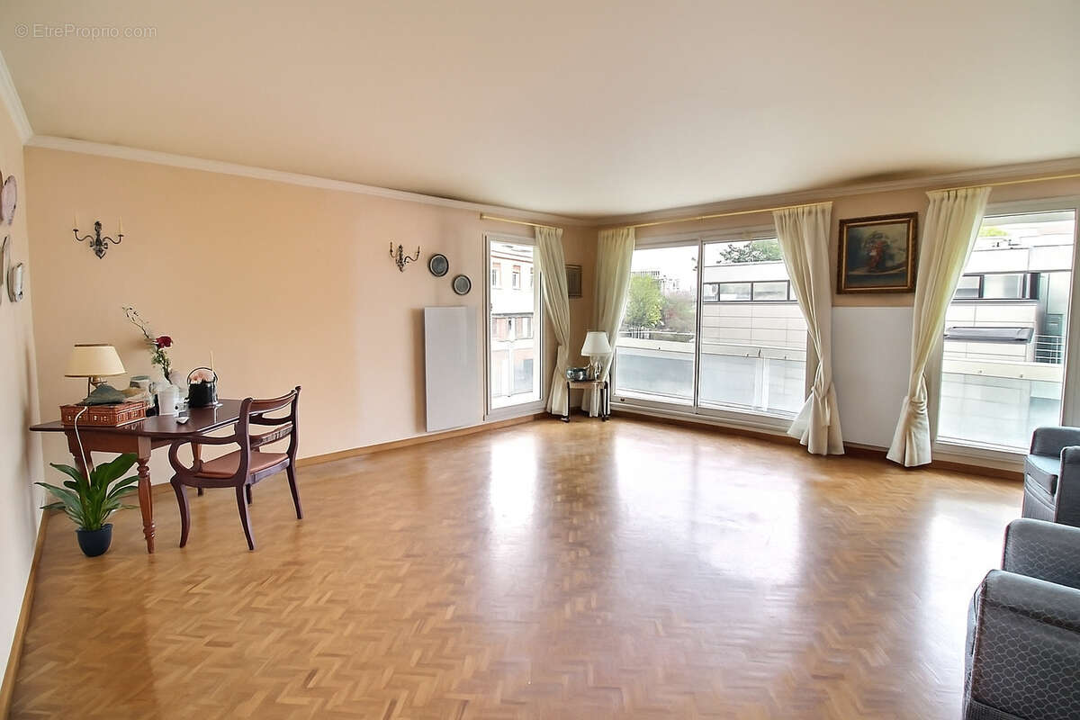 Appartement à MONTIGNY-LE-BRETONNEUX