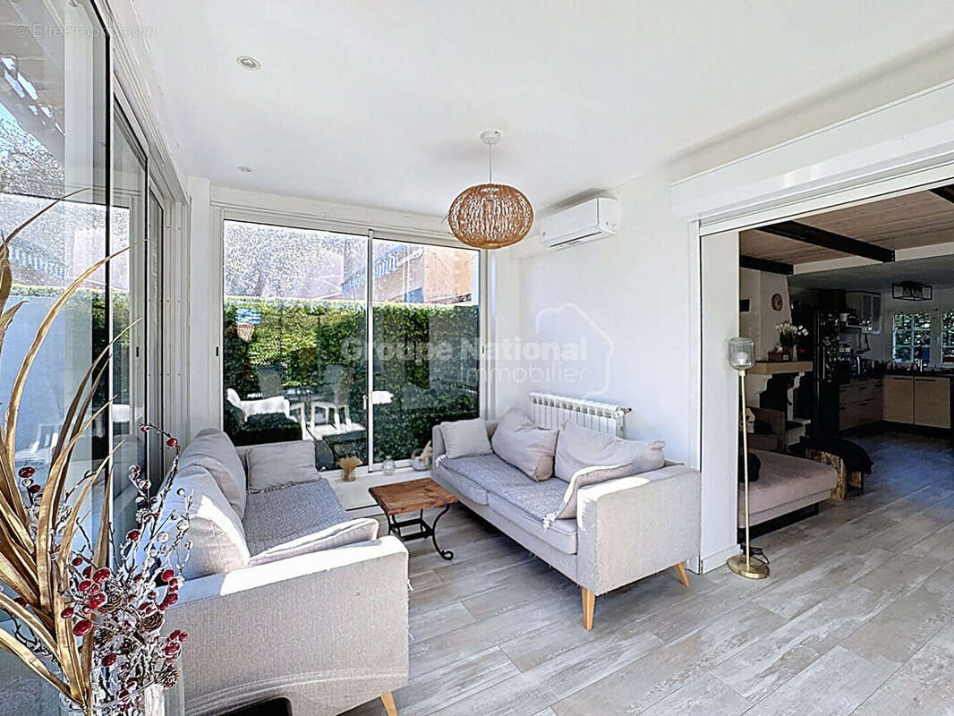 Maison à MANDELIEU-LA-NAPOULE