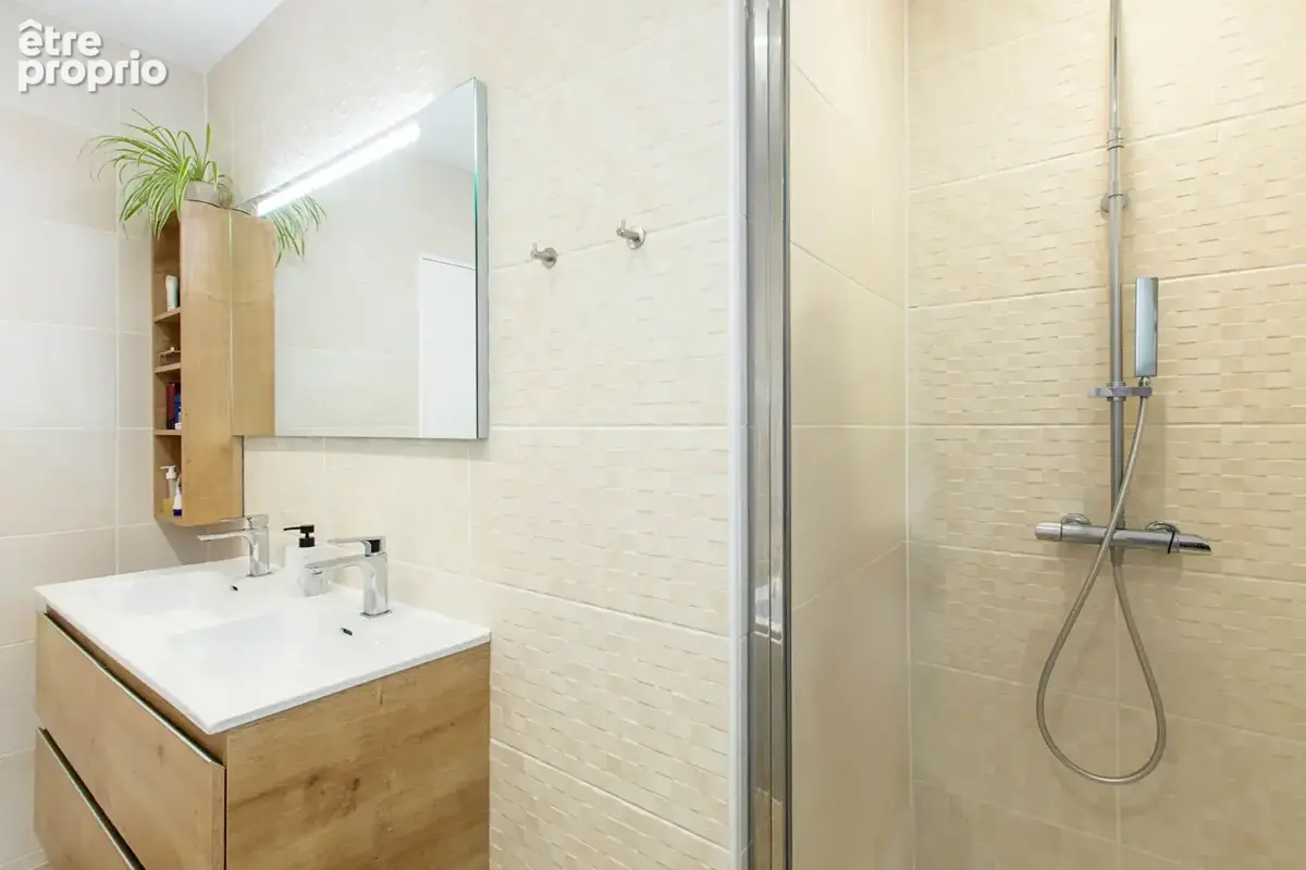 Une maison rénovée avec 6 chambres & 50 m² de garage - photo 6