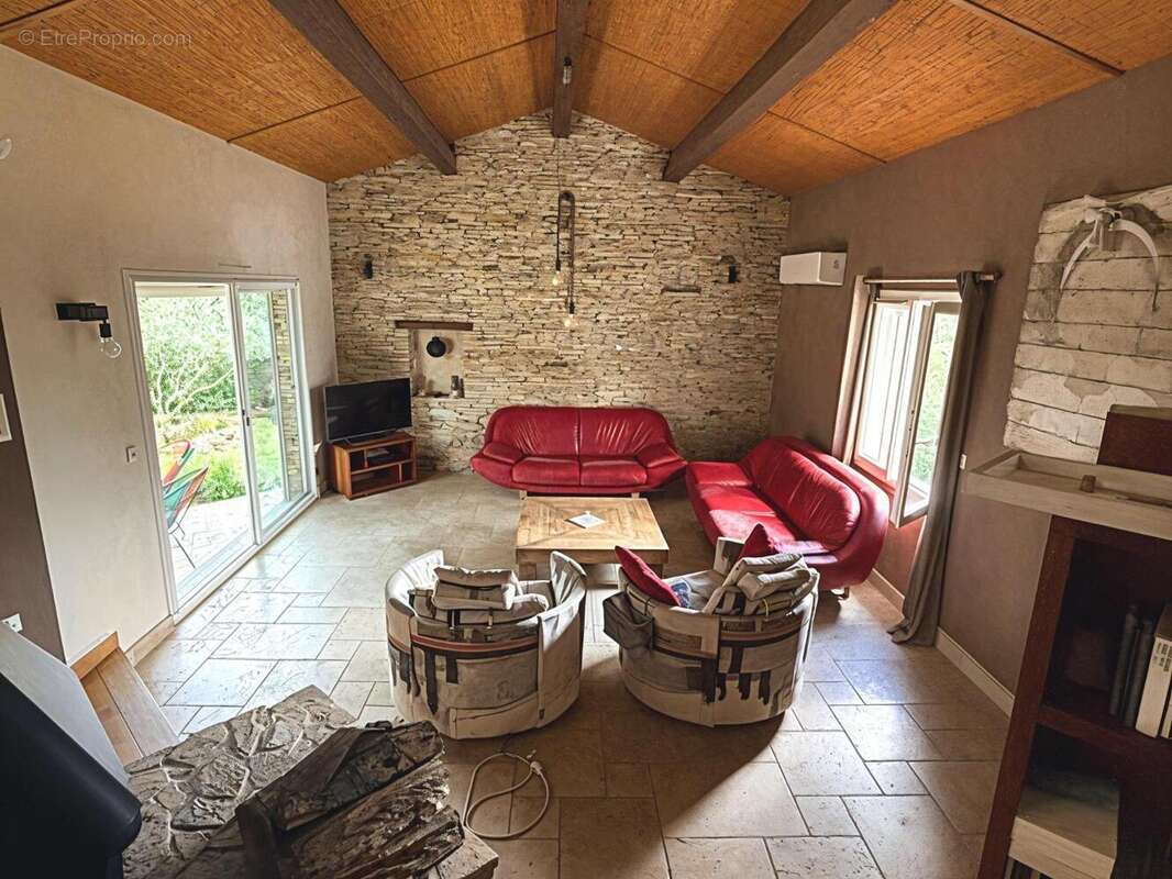   - Maison à AUBENAS