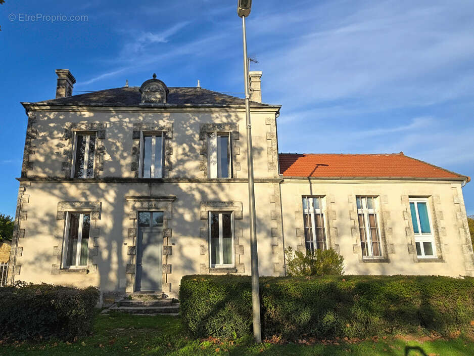 Maison à BERNAY-SAINT-MARTIN