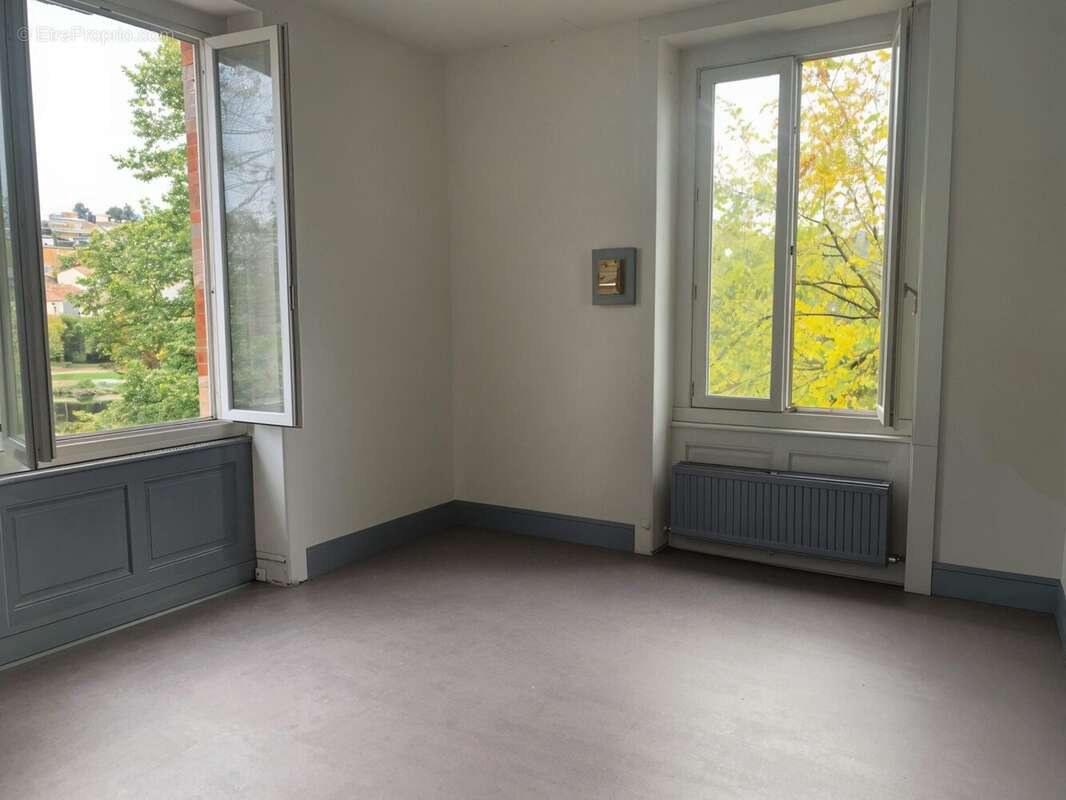 Appartement à SAINT-JUST-SAINT-RAMBERT