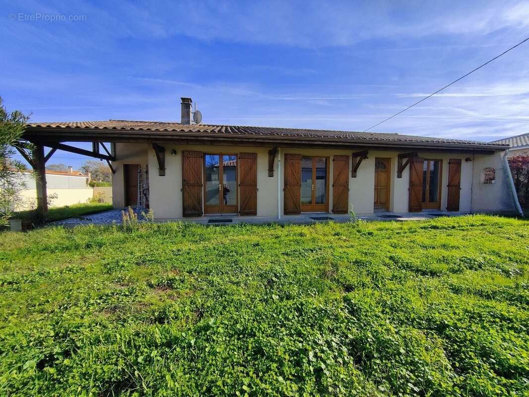 Maison à AYGUEMORTE-LES-GRAVES