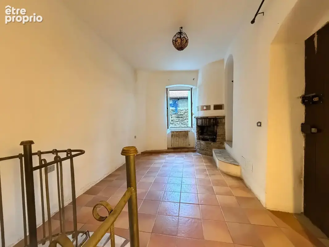 Beau potentiel pour cet appartement au cœur du village de Soldano, à visiter! - photo 1