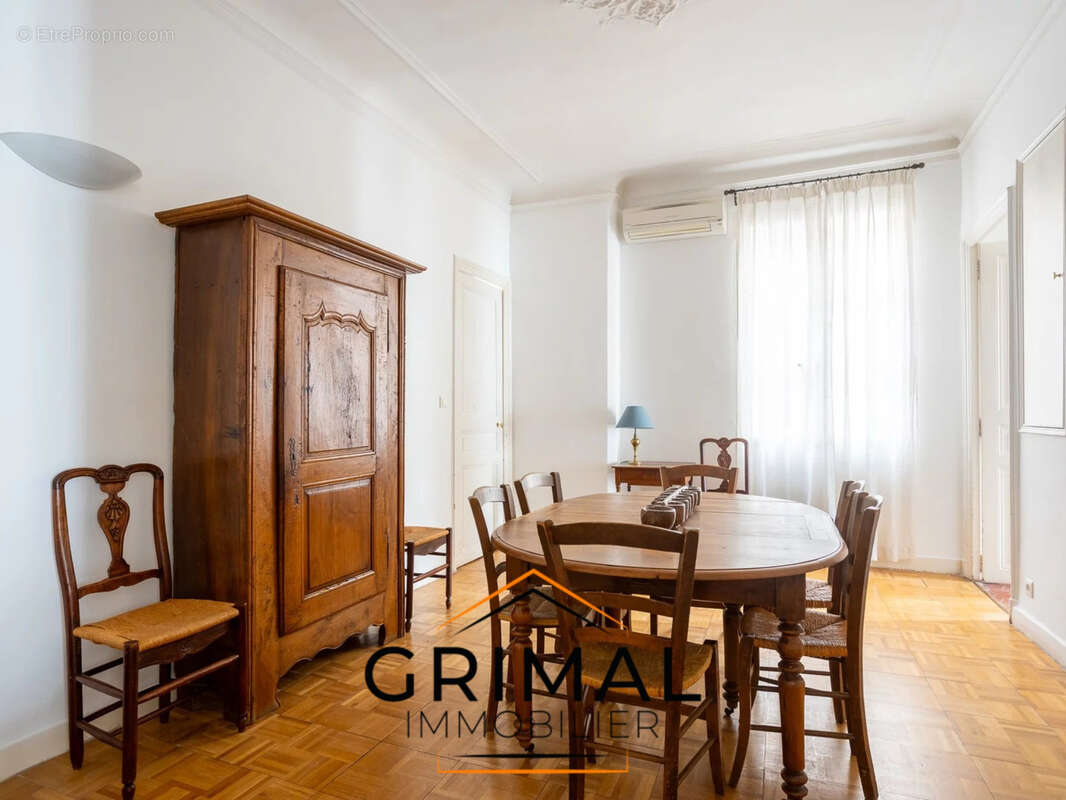 Appartement à MARSEILLE-1E