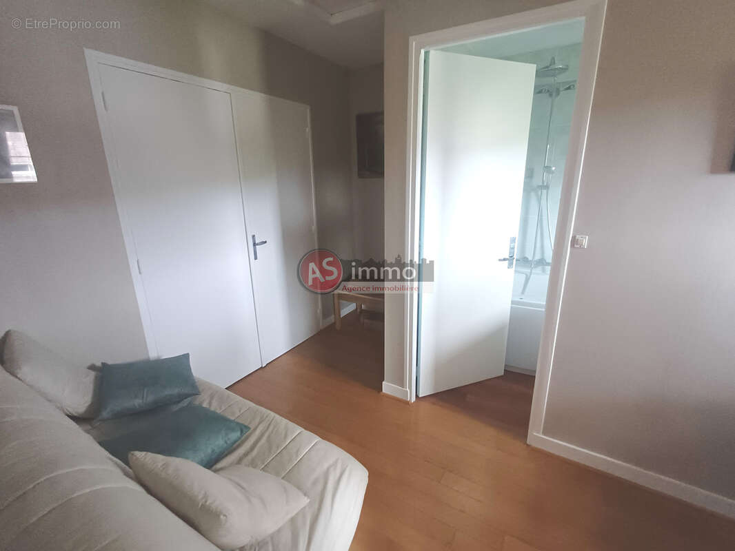Très Belle Maison de Carractère 4 Chambres dans Bourg tous commerces. - photo 16