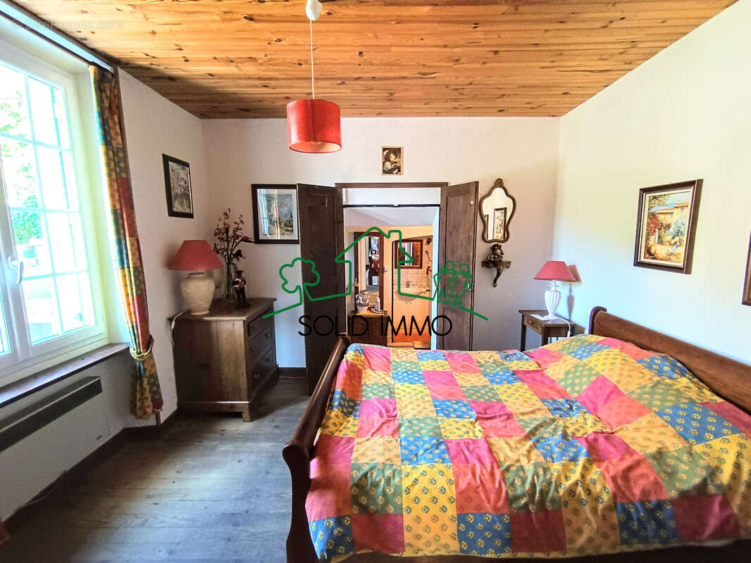 Maison traditionnelle de 150 m2 avec terrain sur la commune de Labastide sur Besorgues 07600 - photo 8