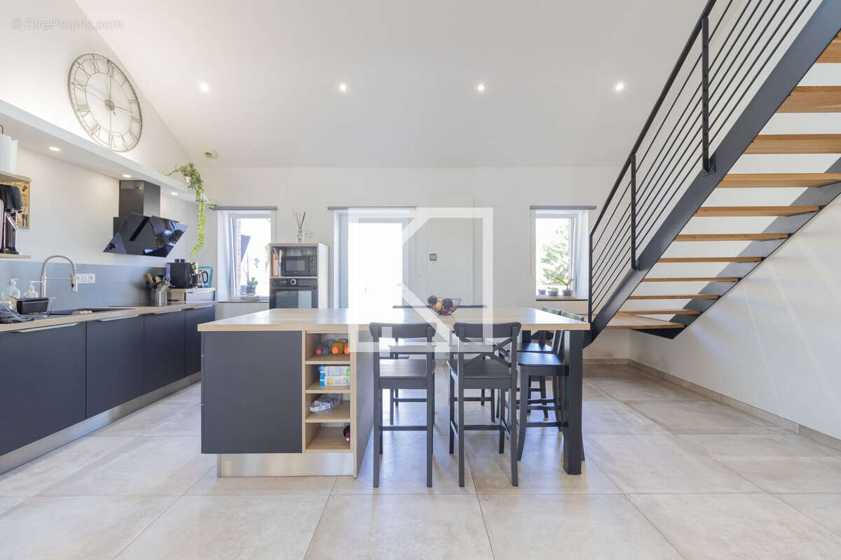 Maison 252 m² à Mesnard-La-Barotiere  - photo 7