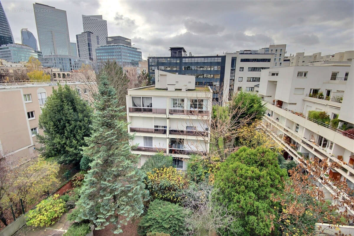 Appartement à COURBEVOIE