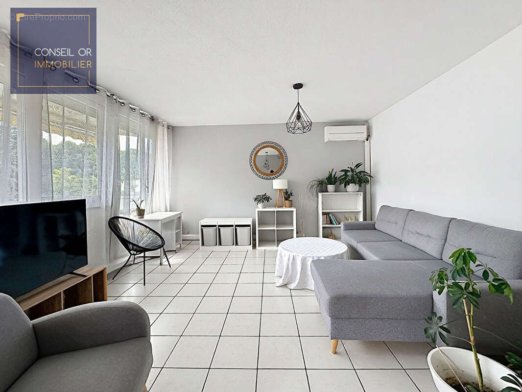 Appartement à SAINT-GENIS-LAVAL