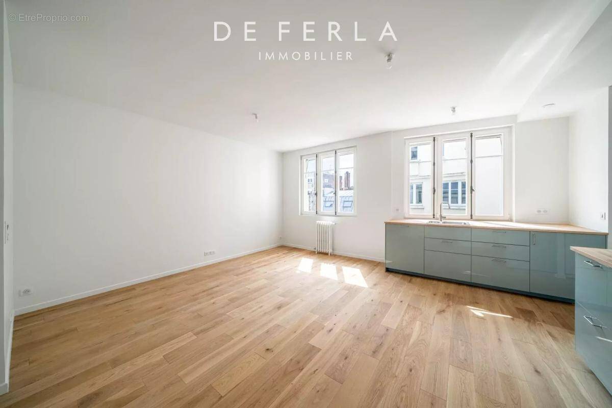 Appartement à PARIS-8E