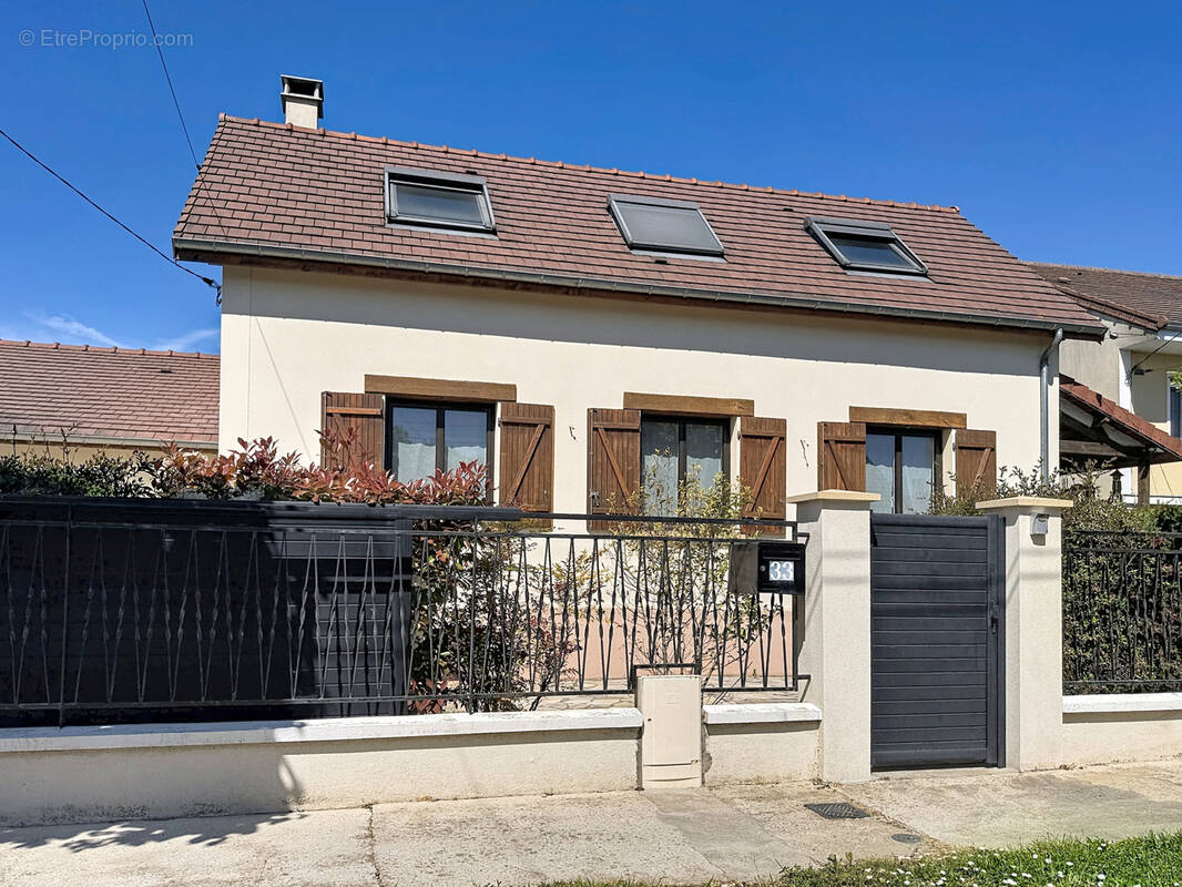 Maison à PARAY-VIEILLE-POSTE