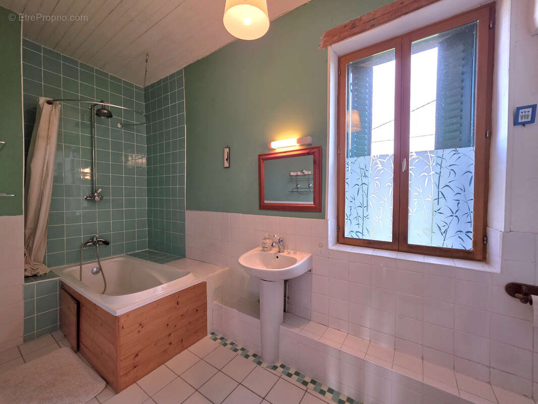 Maison à SAINT-GERVAIS-D'AUVERGNE