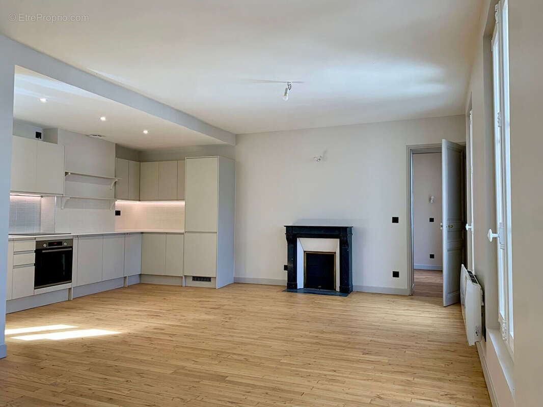 Appartement à PARIS-7E
