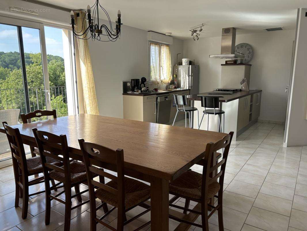 Maison à NANTEUIL-EN-VALLEE