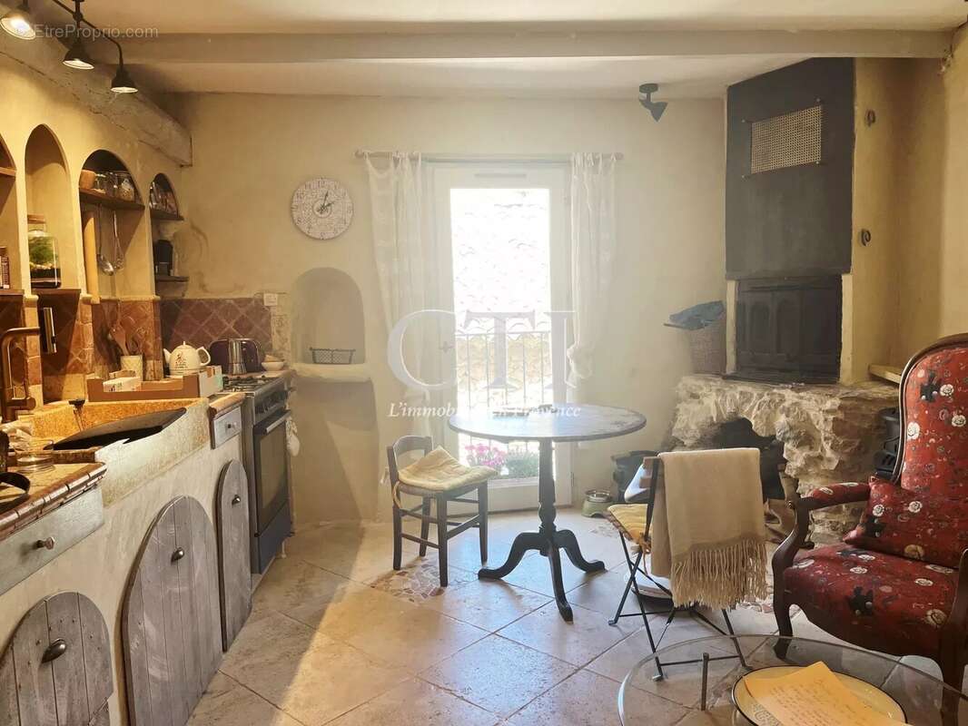 Appartement à MALAUCENE