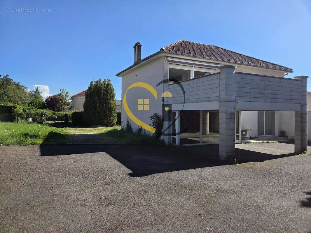 Maison à SAINT-DOULCHARD