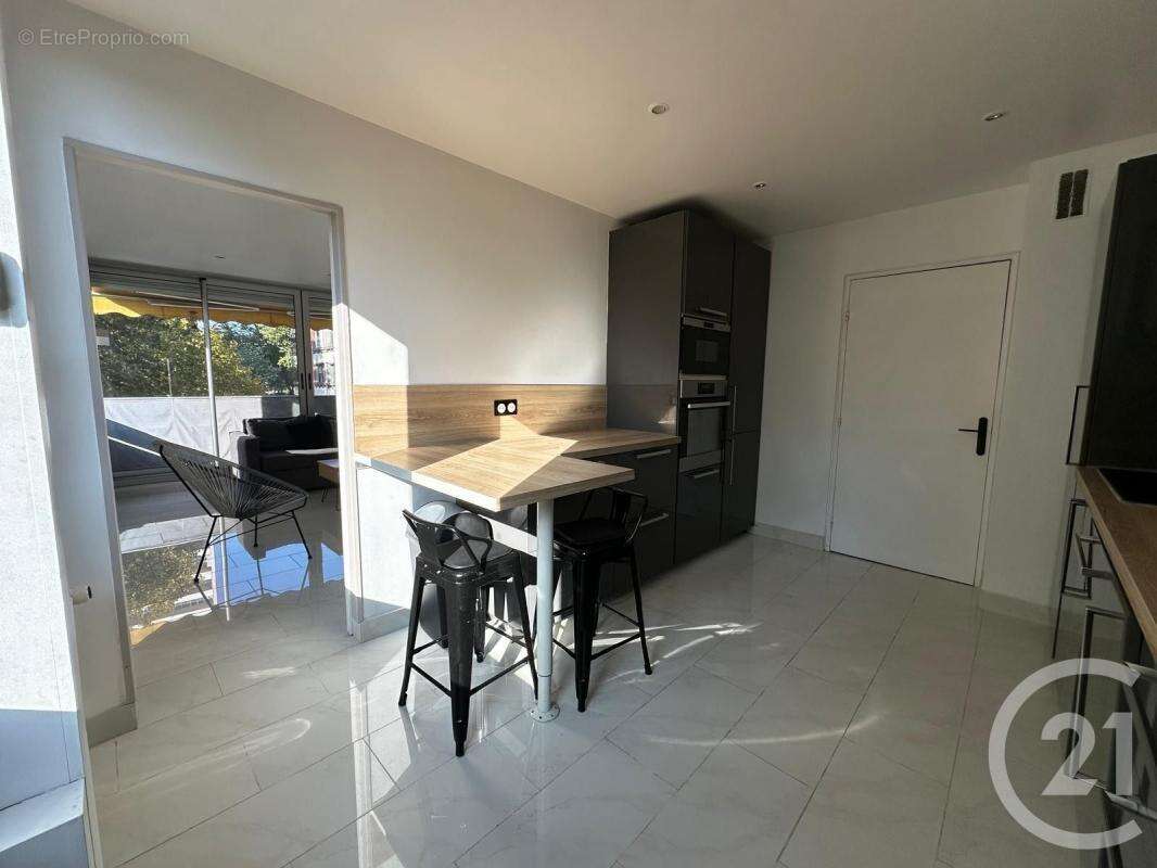 Appartement à FONTENAY-SOUS-BOIS