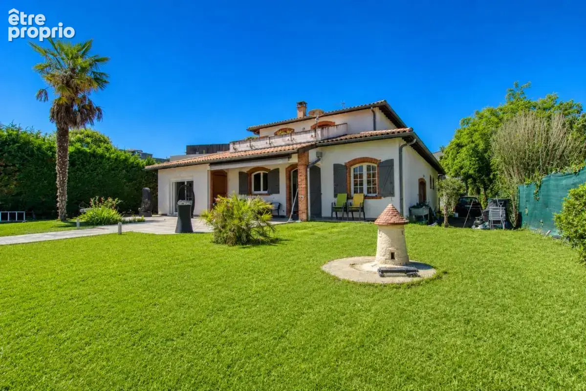 Launaguet – superbe maison familiale de 170 m² avec piscine sur terrain de 1 357 m² - photo 12