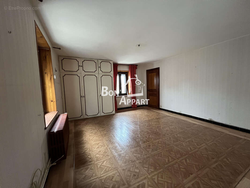 Appartement à COSNES-ET-ROMAIN