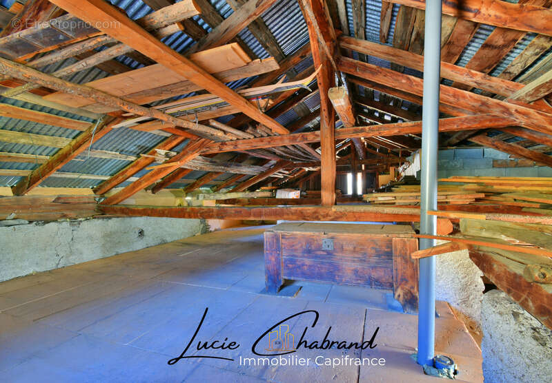 Maison à SAINT-VERAN