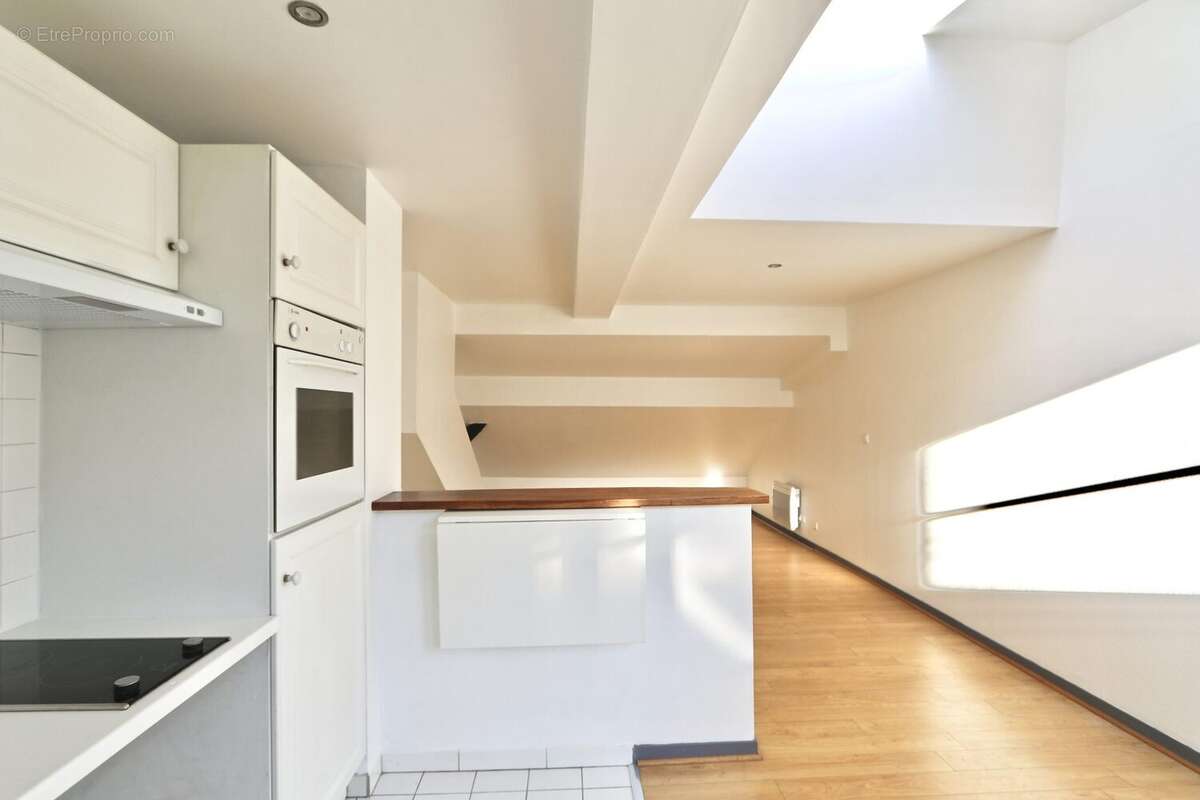 Appartement à PARIS-1E