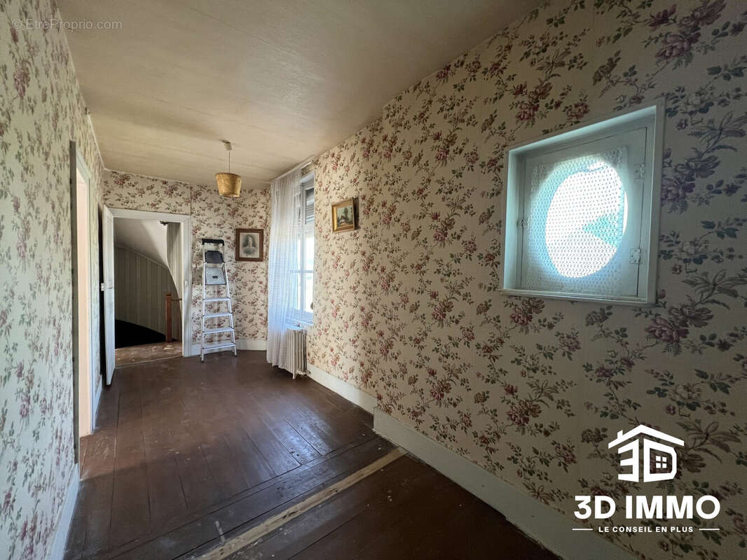 Maison à AVESNES-SUR-HELPE