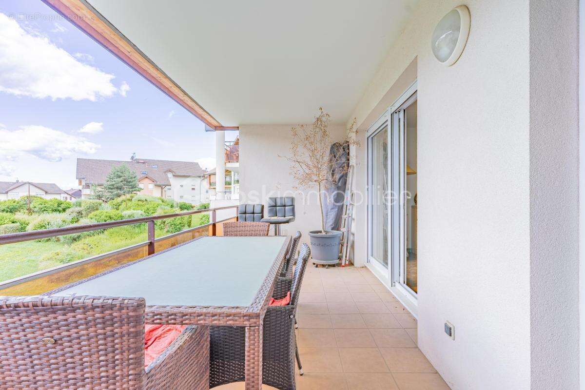 Appartement à POISY