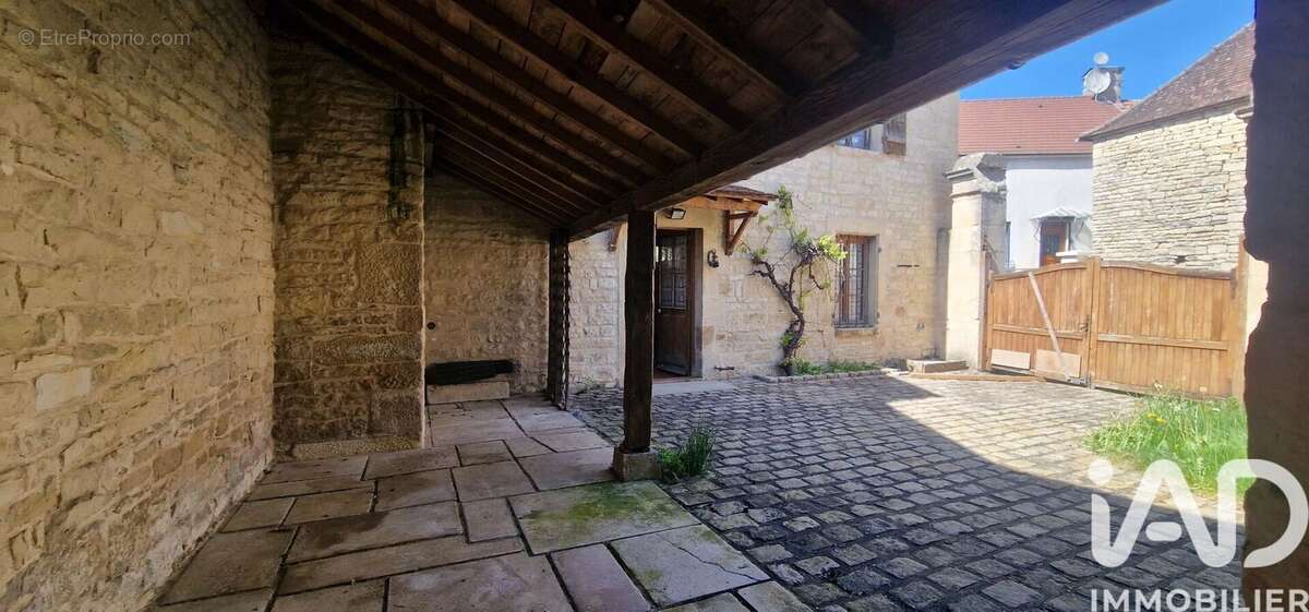 Maison 103 m² à Lezinnes  - photo 2