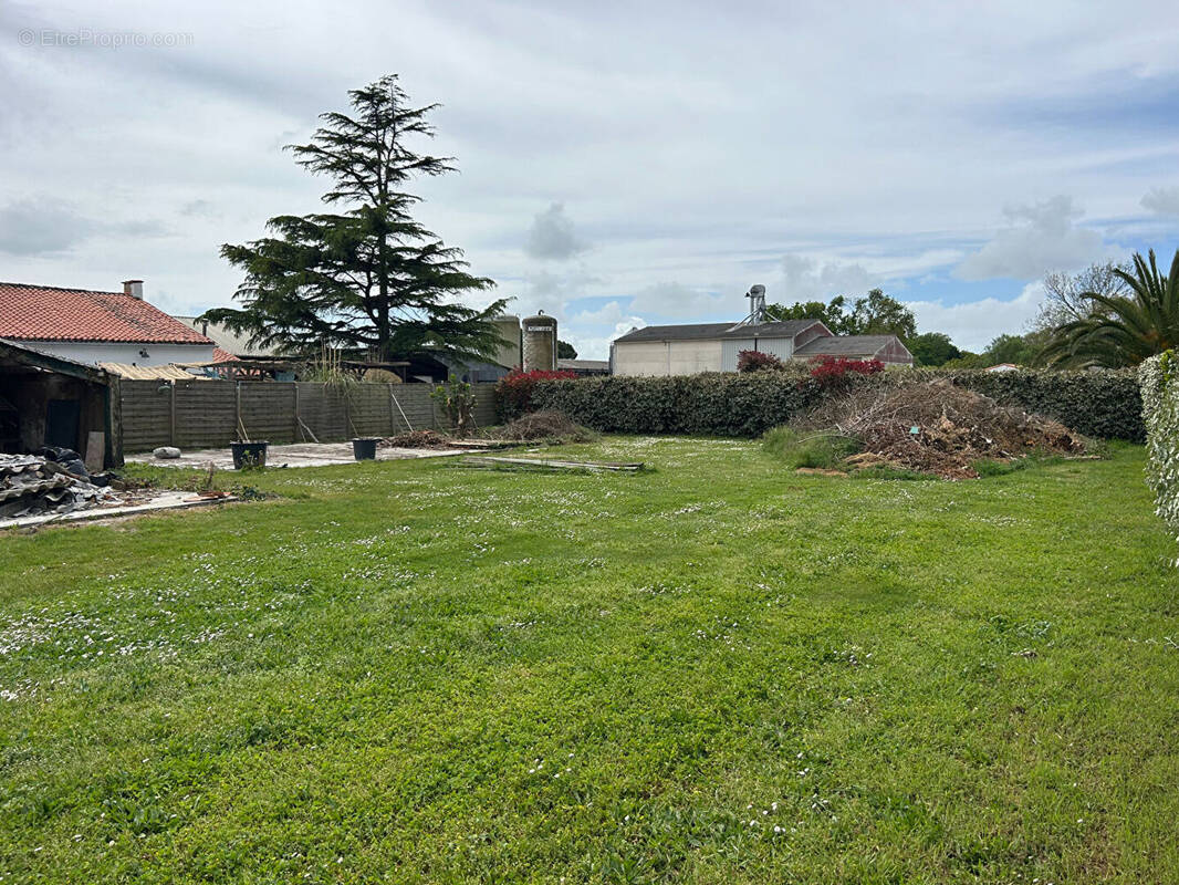 Terrain à SAINT-SULPICE-DE-ROYAN