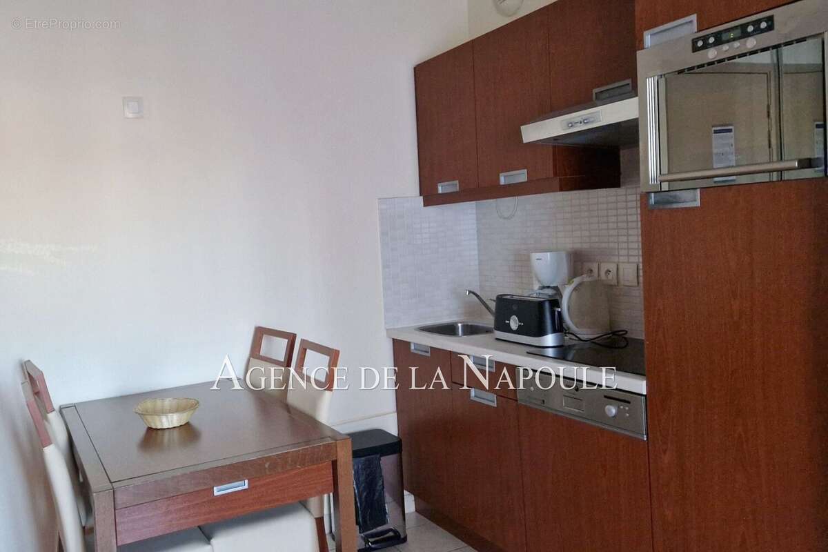 Appartement à MANDELIEU-LA-NAPOULE