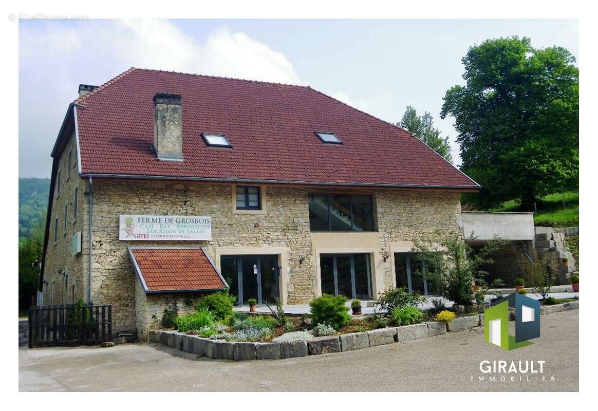 Maison 750 m² à Saint-Hippolyte  - photo 3