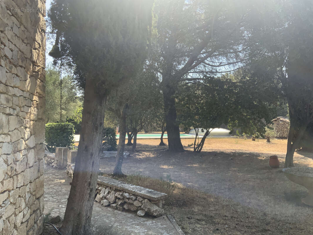 Exclusif,dans un village recherché, maison en pierre avec appartement indépendant sur un terrain de 2167 m2 et - photo 11