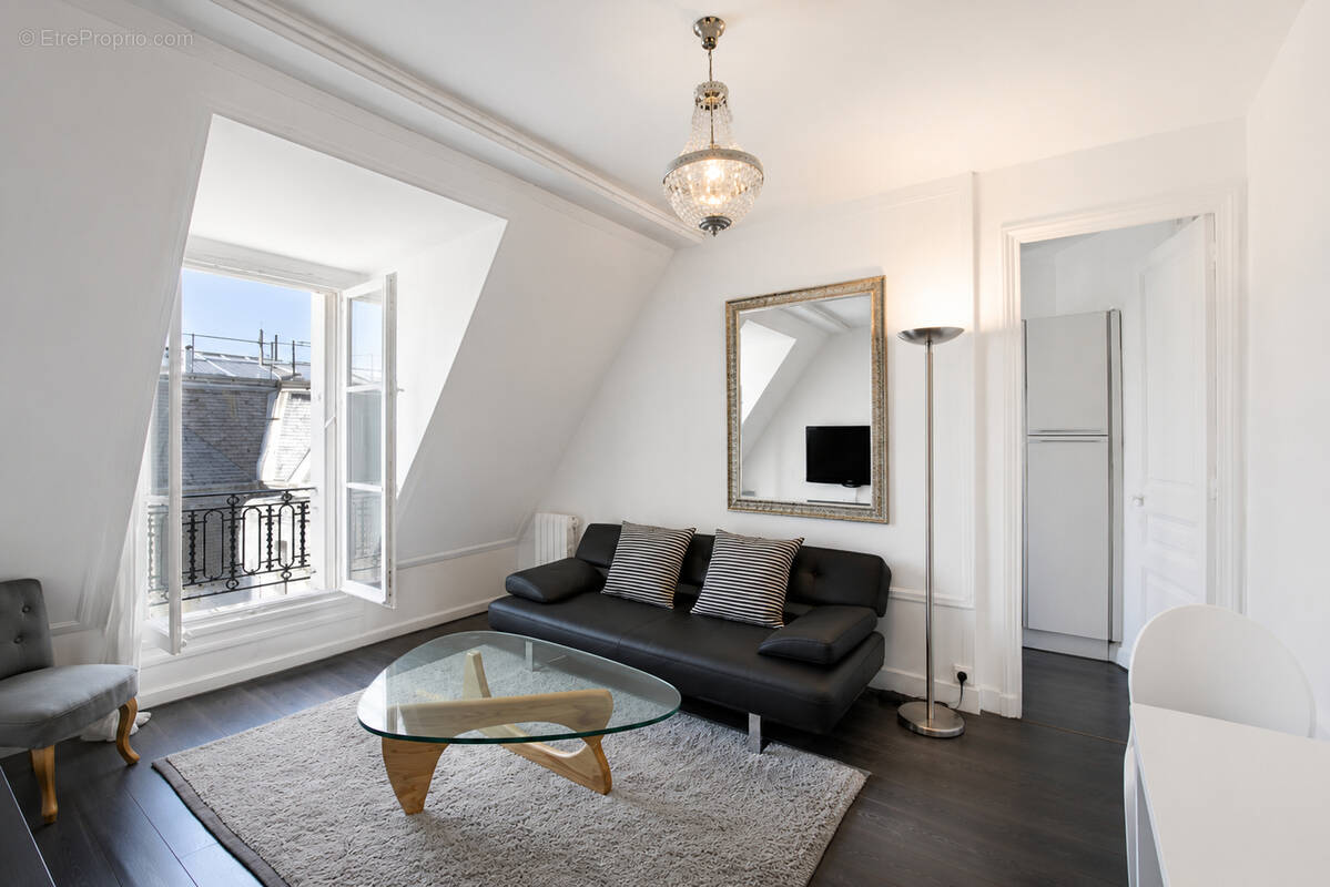 Appartement à PARIS-2E