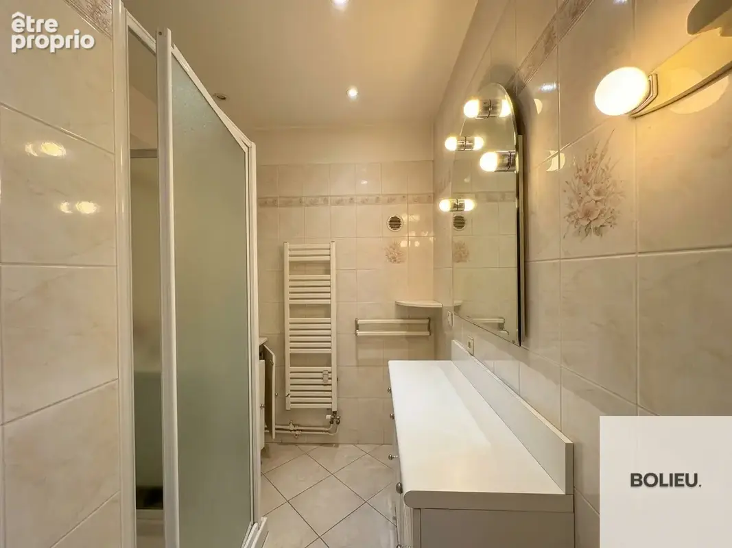 BASSENS   T4 - Etage élevé avec terrasse sud-est, cave et garage - photo 8