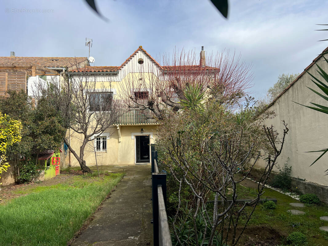 Maison à SAINT-LAURENT-DE-LA-CABRERISSE