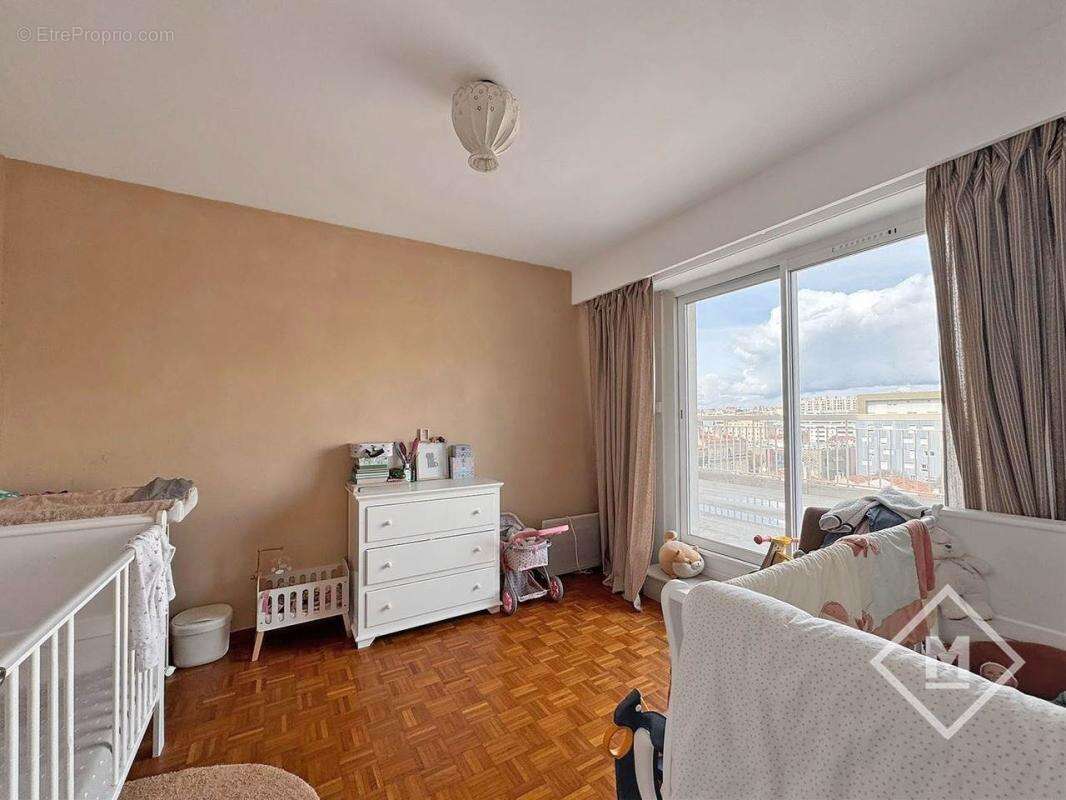 Appartement à MARSEILLE-5E