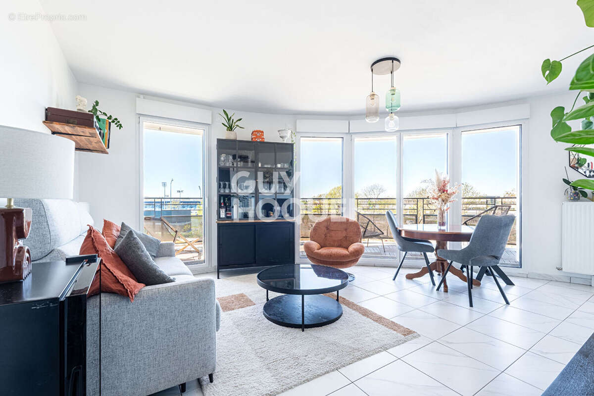 Appartement à COLOMBES