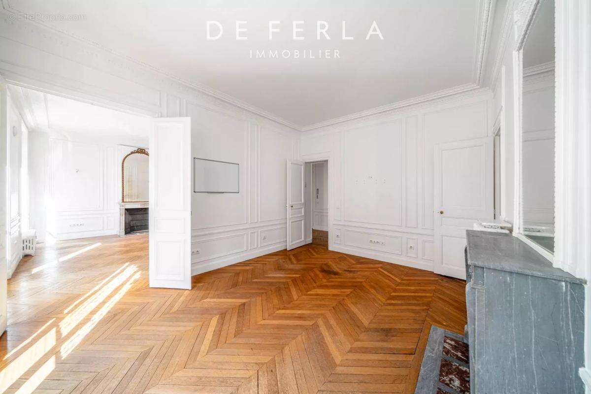 Appartement à NEUILLY-SUR-SEINE