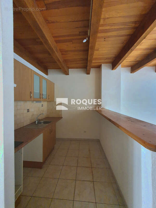 Situé à deux pas de centre ville, dans une copropriété venez découvrir cet appartement de type T2 de 54 m2 - photo 3