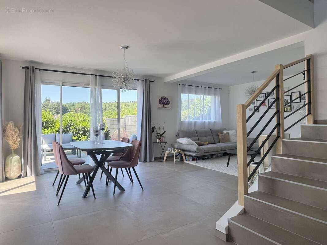 Photo 2 - Maison à LA ROCHE-SUR-FORON