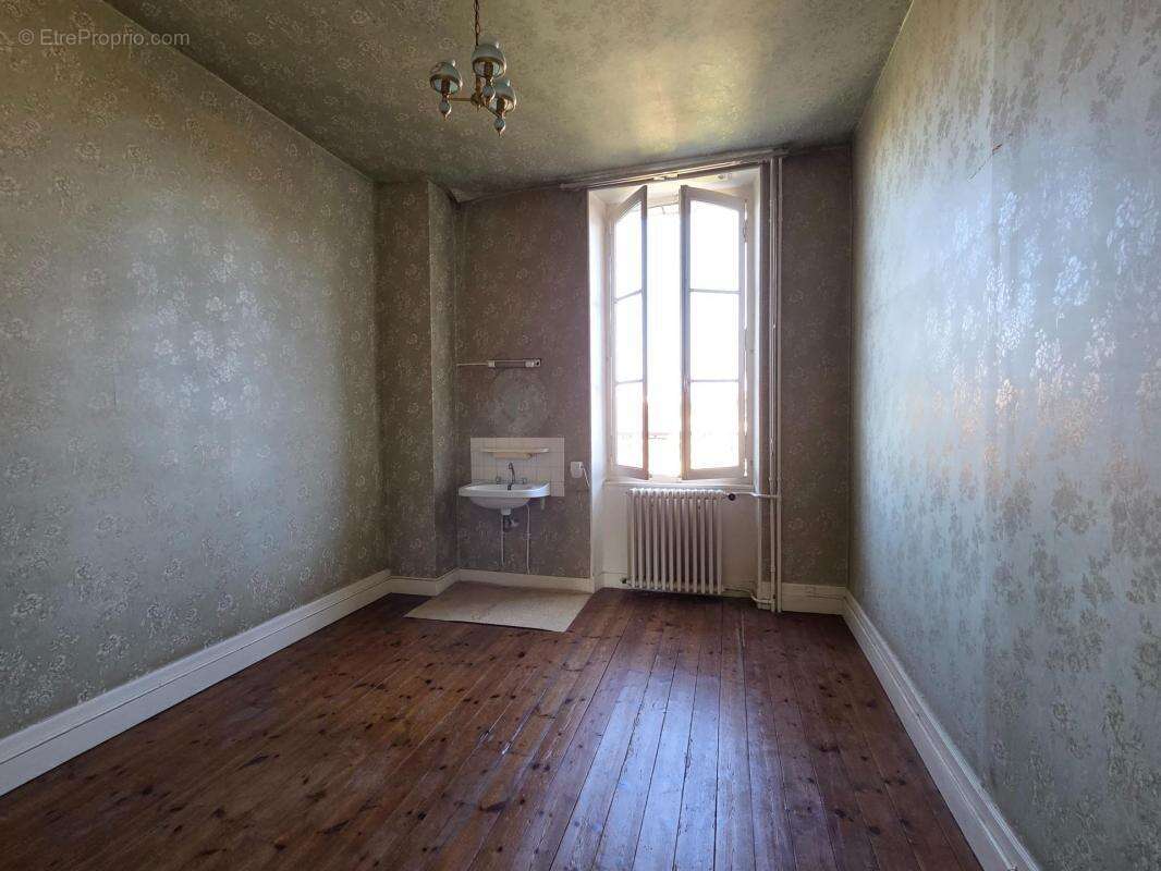 Maison à SAINT-JEAN-D&#039;ANGELY