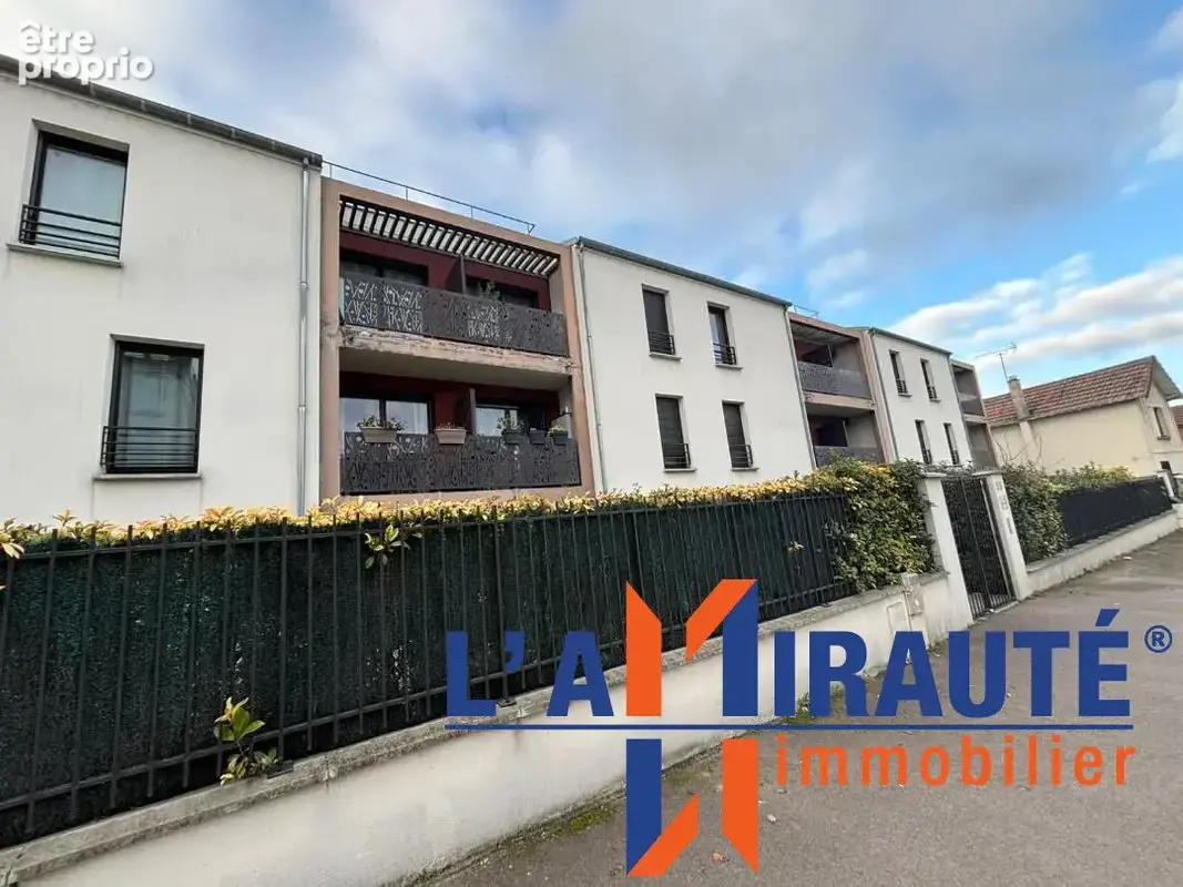 Appartement à SARTROUVILLE