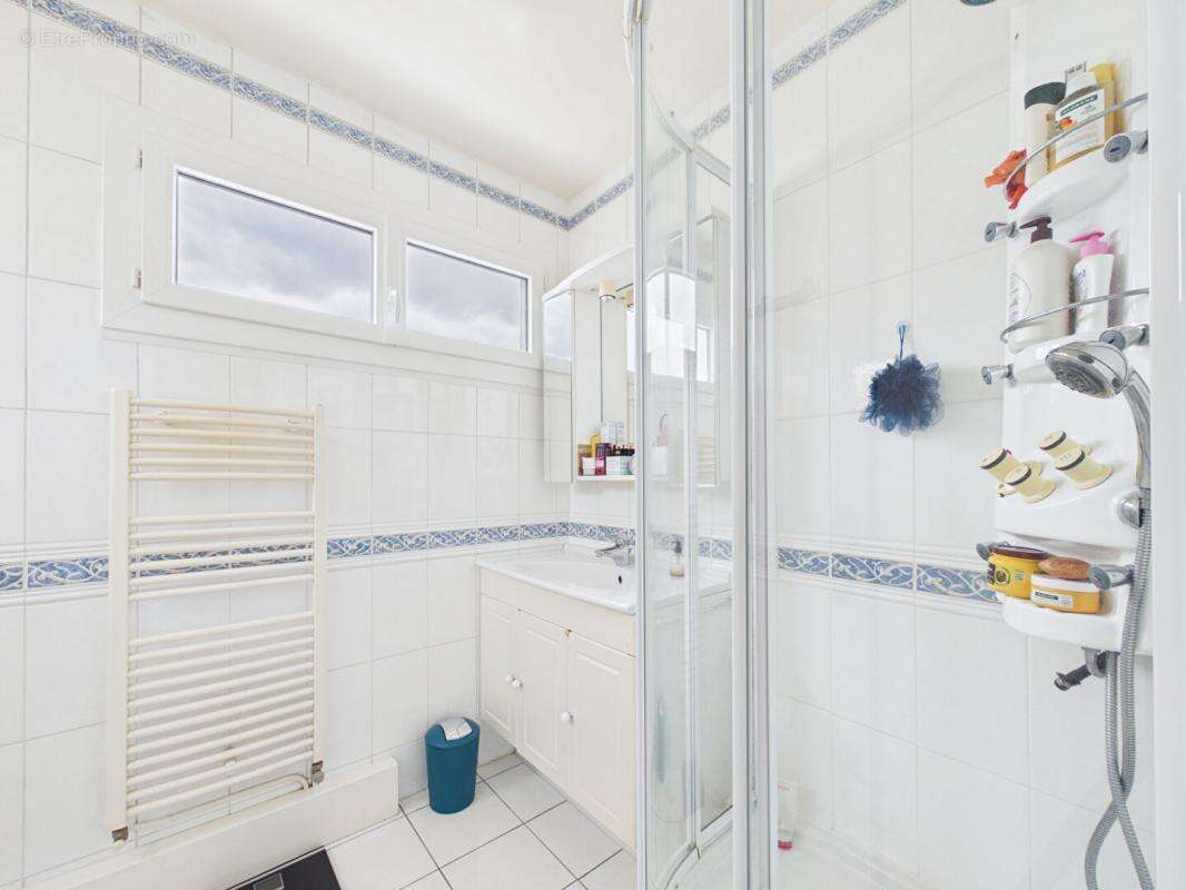 Maison de 107 m2 à Chatellerault, 3 chambres, jardin, garage - photo 10