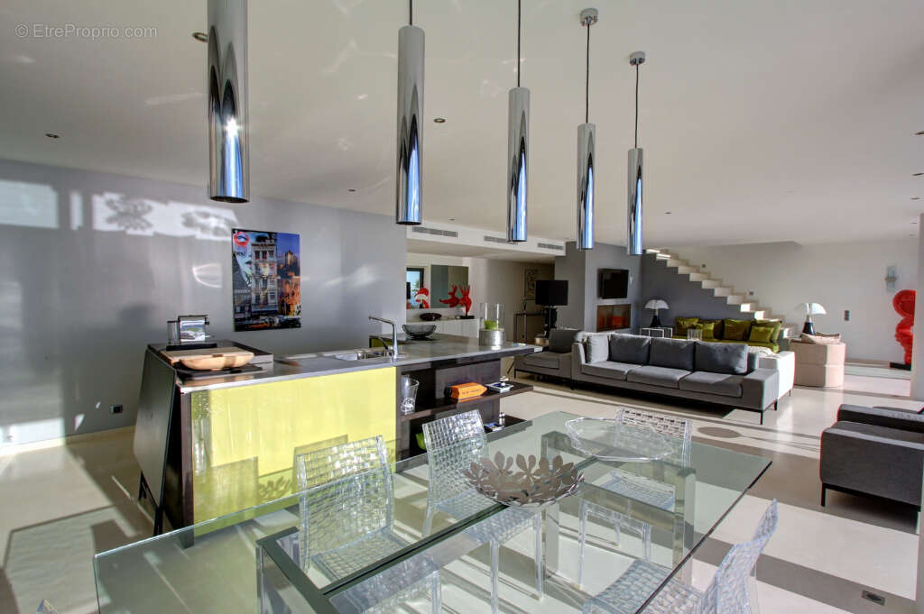 Maison à LES ISSAMBRES